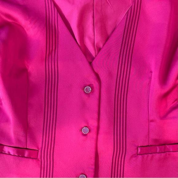 NWT New York & Company Vibrant Scarlet Red Satin Button Up Vest Size 16 - Picture 4 of 8